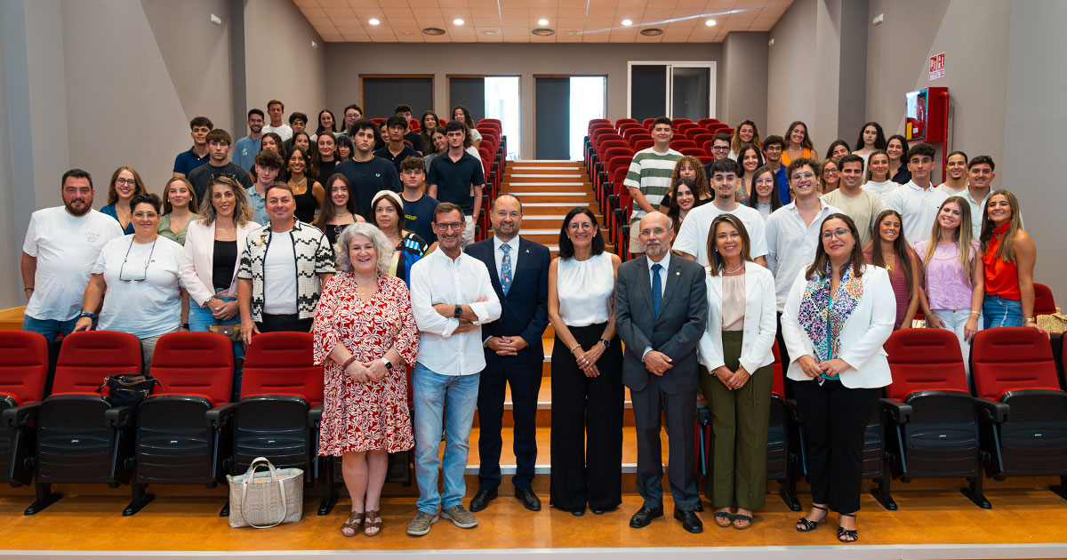 La Universidad de Huelva da la bienvenida al alumnado del grado de Medicina del curso 2024-2025