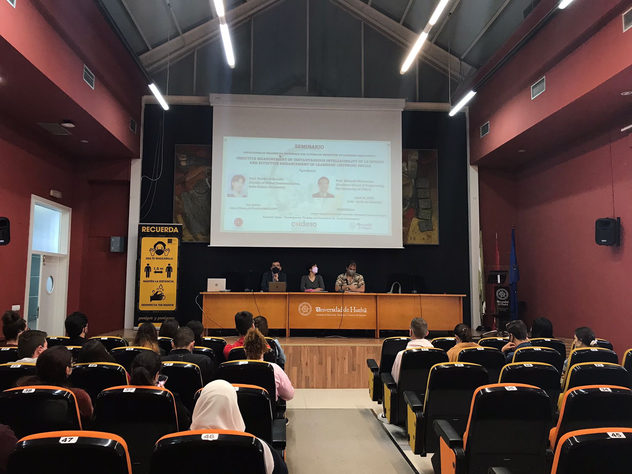 Fotografía de la conferencia