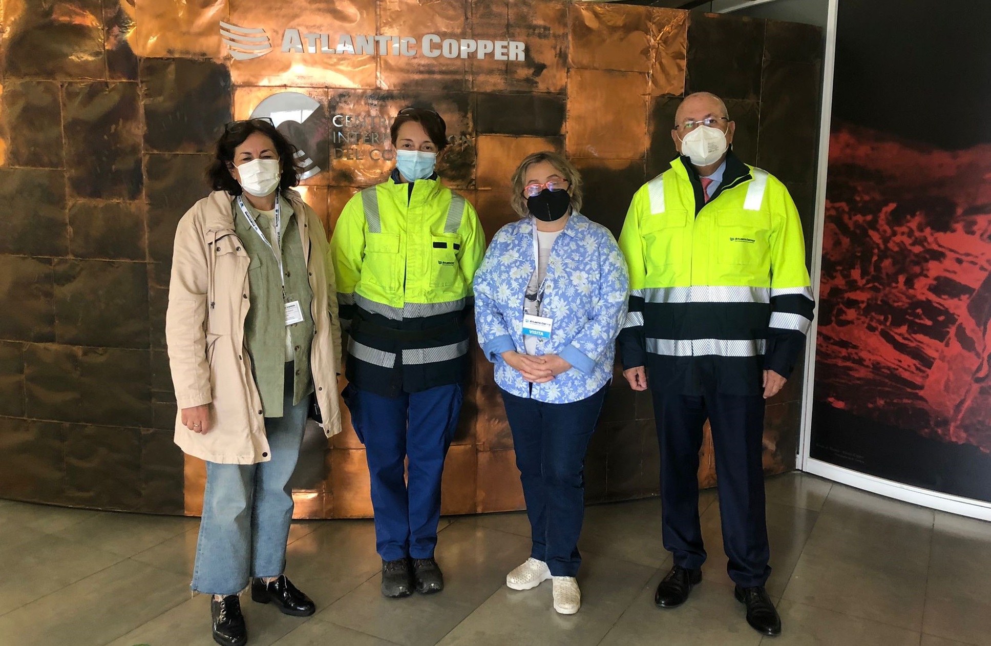 Fotografía de los donantes de material