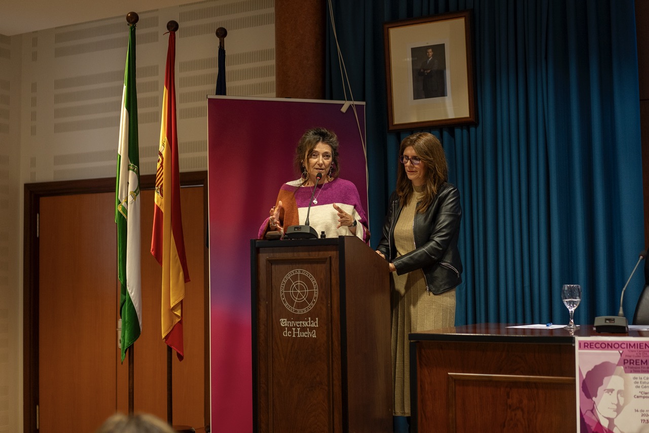 La Cátedra de Estudios de Género “Clara Campoamor” de la UHU y de la Diputación Provincial de Huelva premia y reconoce la trayectoria profesional de las mujeres investigadoras