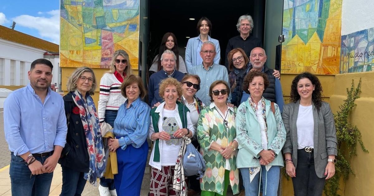 El alumnado del Aula de la Experiencia de la sede de Cumbres Mayores visita el Campus de El Carmen