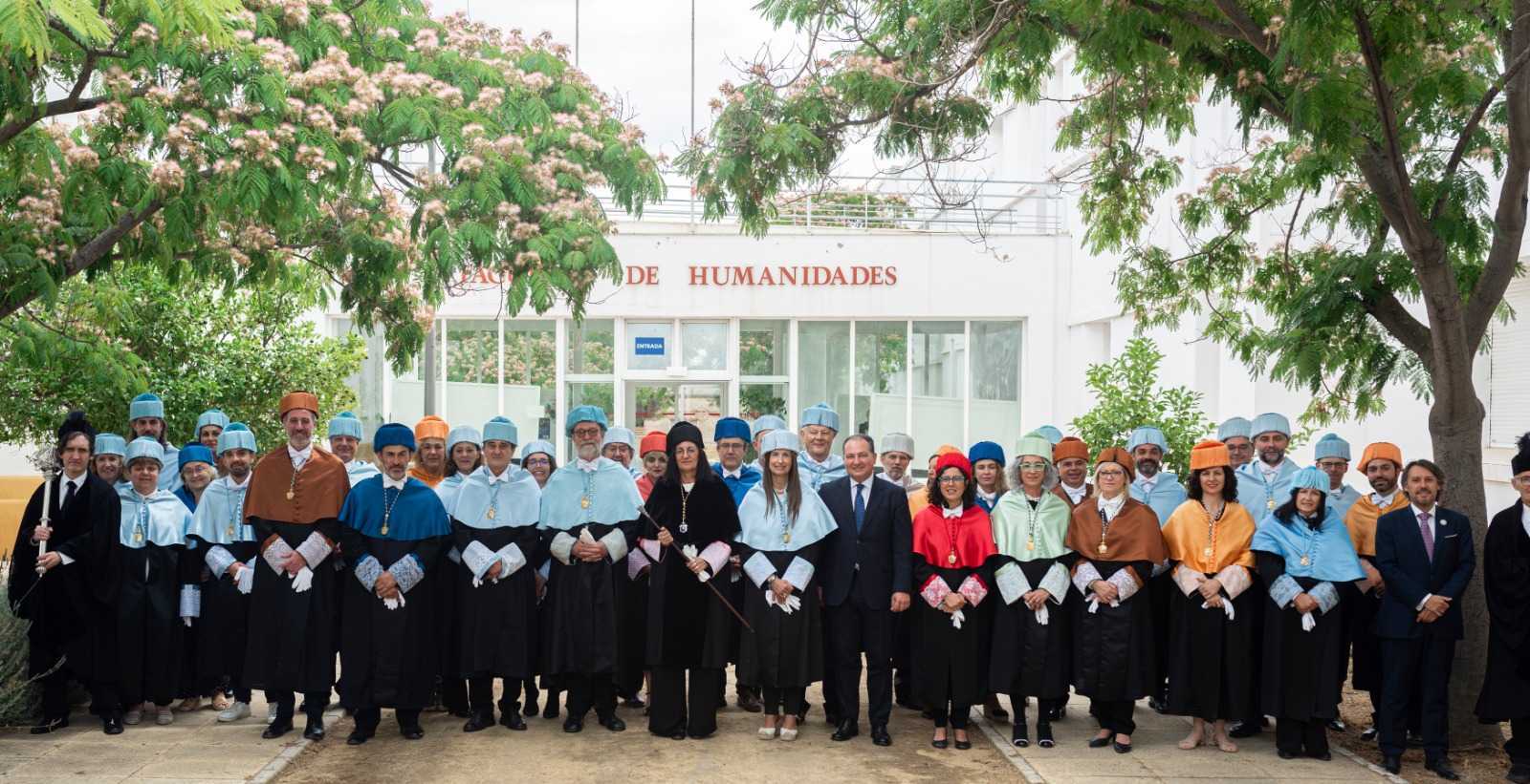 Rodrigo de Balbín Behrmann es investido Doctor Honoris Causa por la Universidad de Huelva