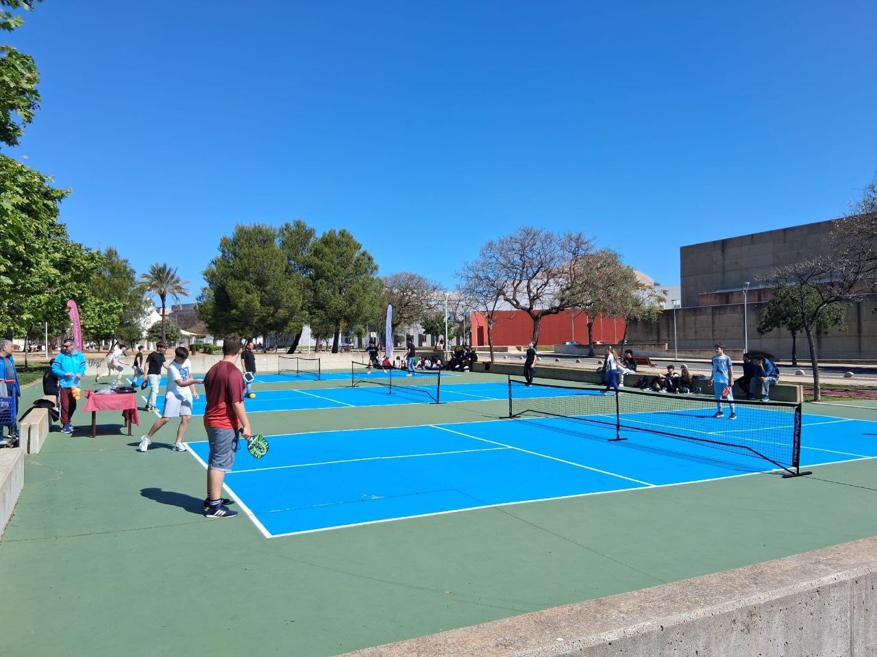 La UHU inaugura tres pistas de pickleball en el Campus de El Carmen