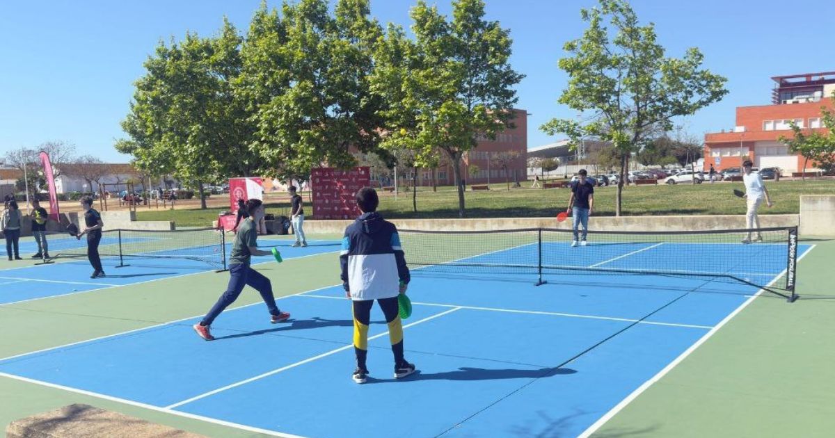 La UHU inaugura tres pistas de pickleball en el Campus de El Carmen