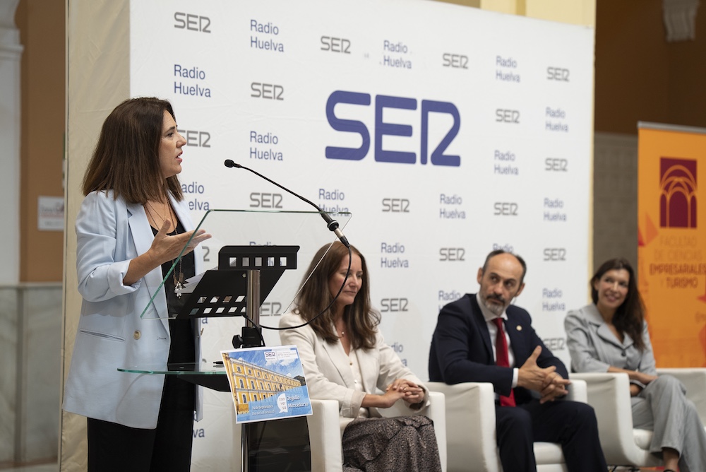 La Facultad de Ciencias Empresariales y Turismo celebra el día de La Merced premiando a sus estudiantes mas destacados
