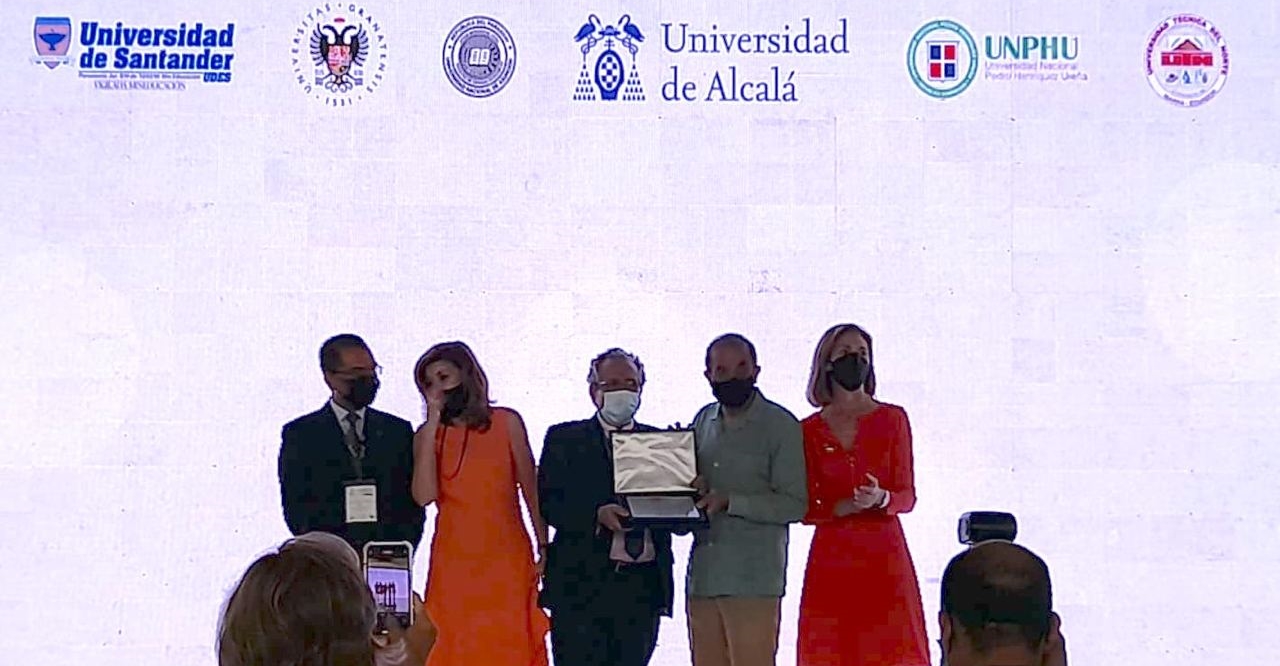Fotografía de la entrega del premio