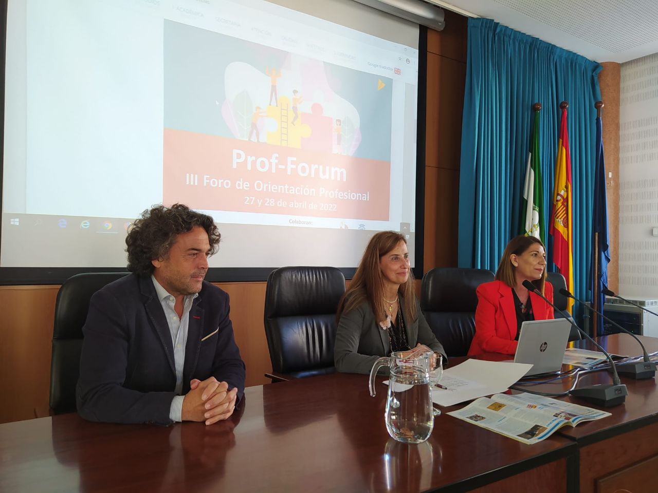 Fotografía de algunos ponentes del foro