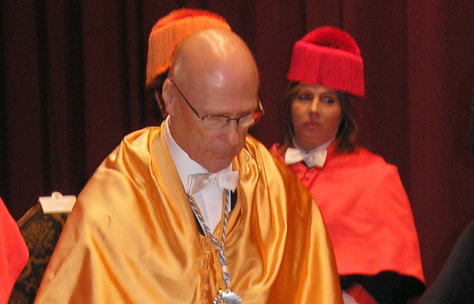 Profesor Dr. D. Manuel Ortigueira Bouzada