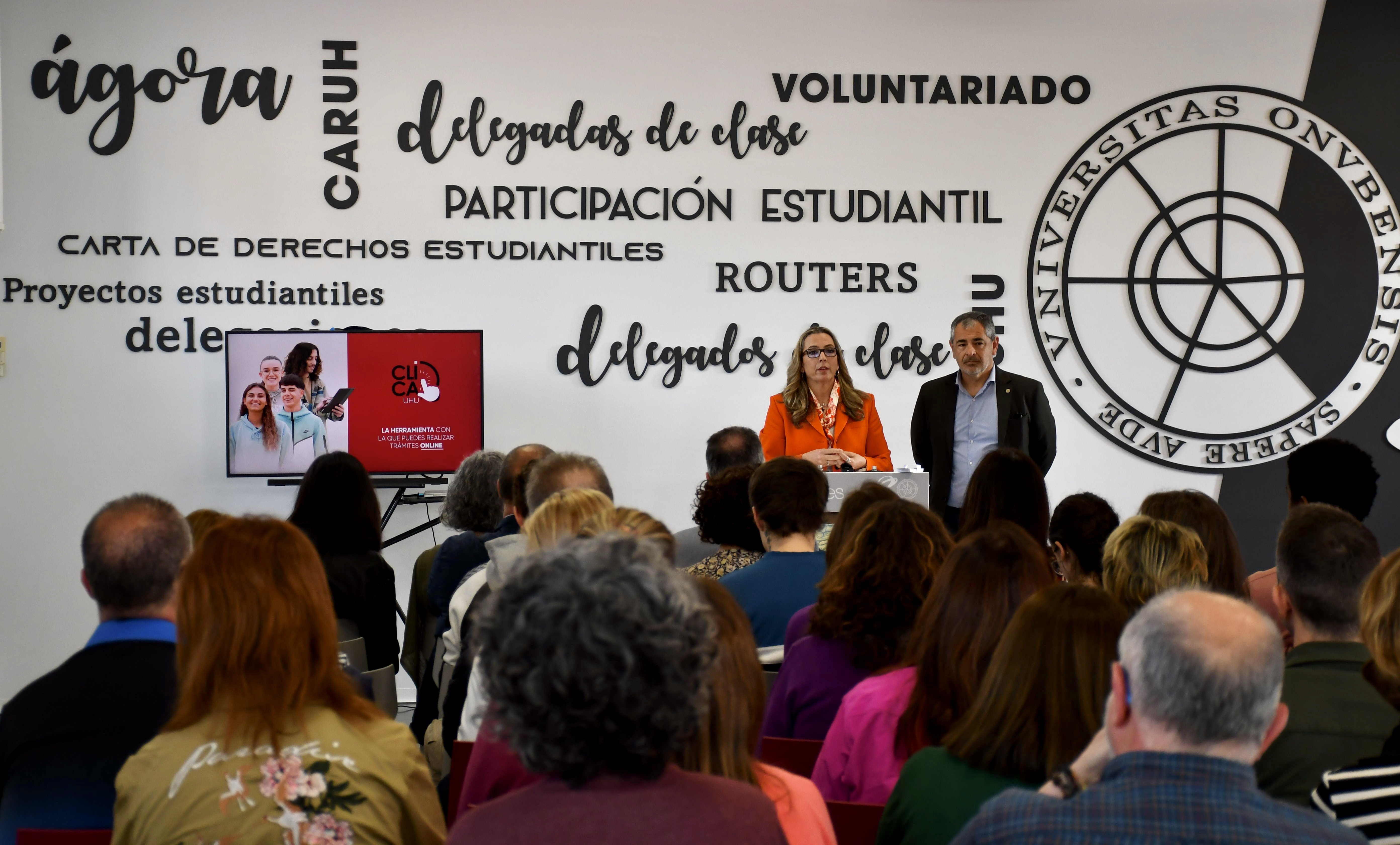 Presentación de ClicaUHU