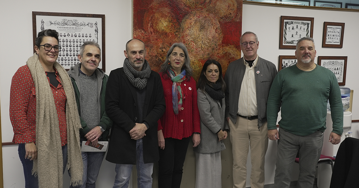 Ana Mª Alonso Zarza, directora del Instituto Geológico y Minero de España, imparte una conferencia la UHU