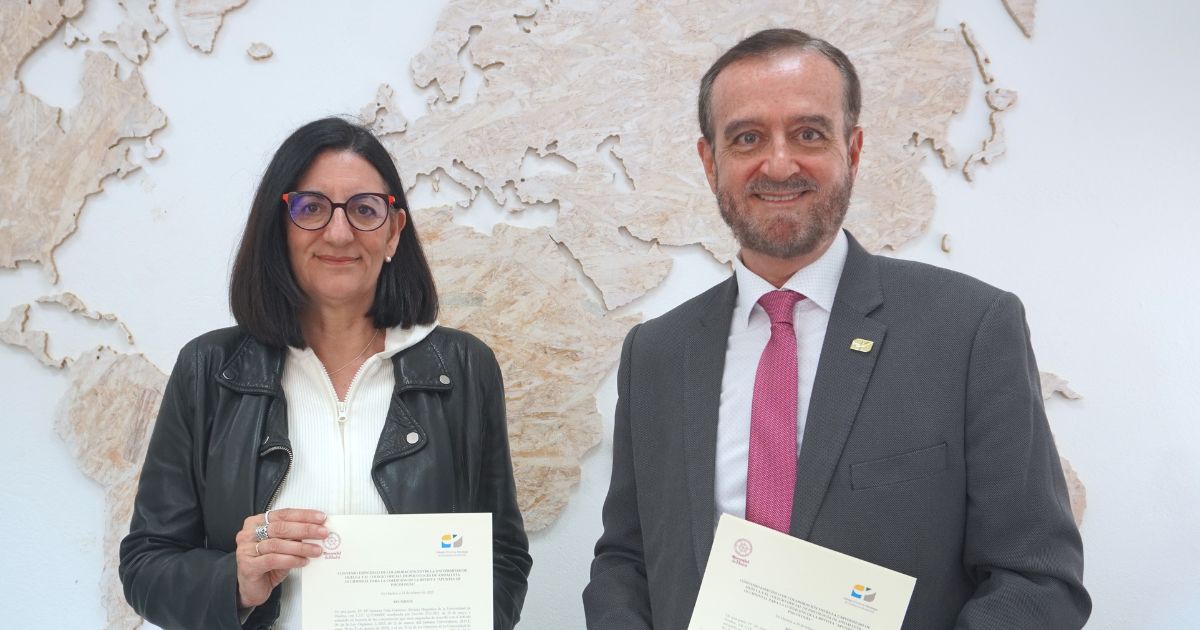 La UHU y el Colegio Oficial de Psicología de Andalucía Occidental firman un convenio para la coedición de la revista `Apuntes de Psicología´